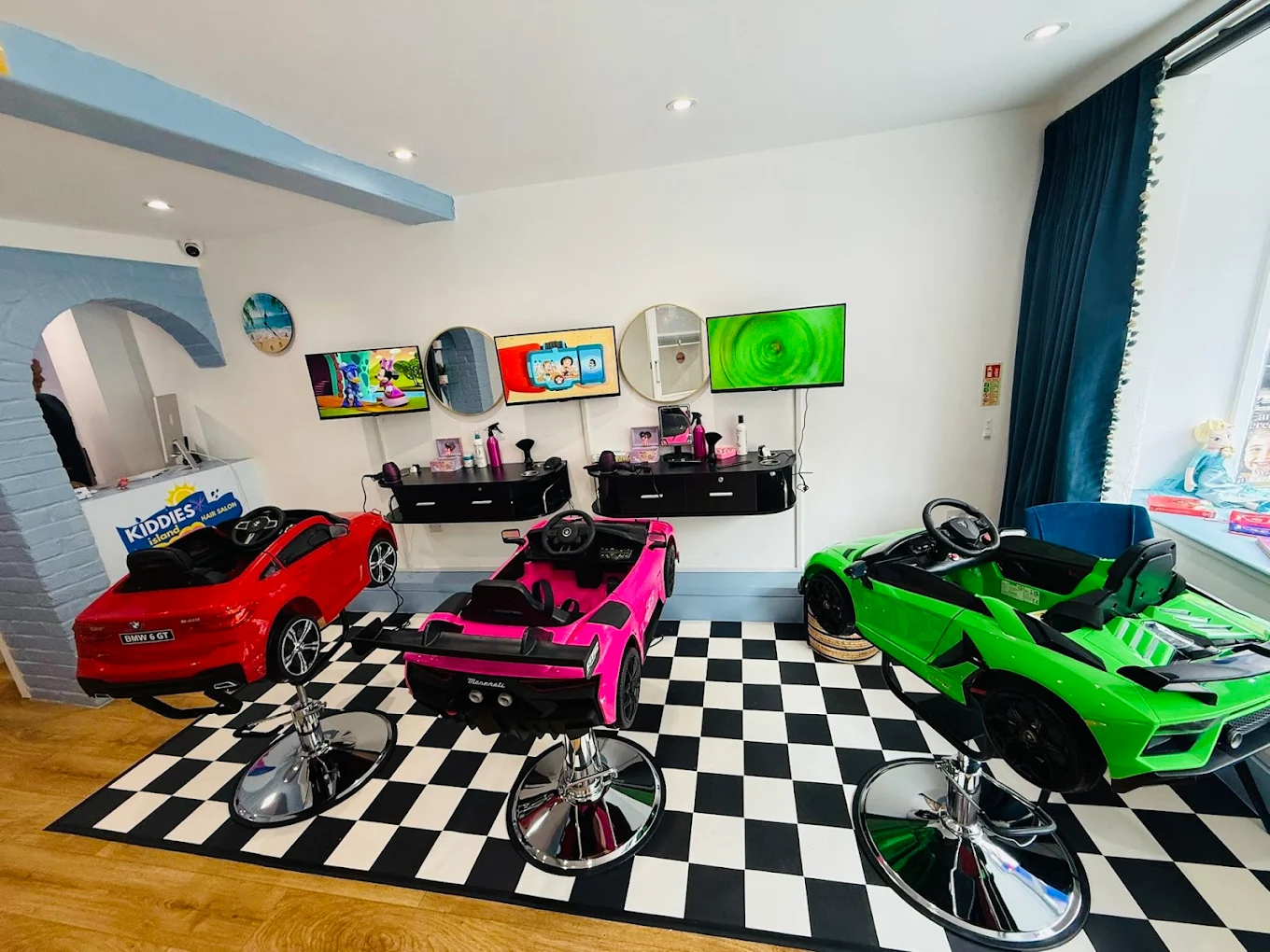 Car-themed styling station